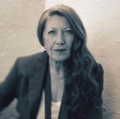 Lire la critique de Vero Kern : "Ce que je cherche dans un parfum, c'est la complexité, l'originalité, la persistance entêtante".