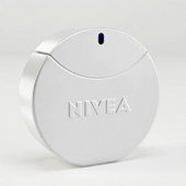 Lire la critique de Nivea, le parfum : la petite boîte bleue mise en flacon