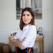 Lire la critique de Entretien avec Charlotte Châtelet, de la Maison du parfum à Rennes (sur Nez, la revue olfactive)