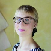 Lire la critique de Smell Talks Osmothèque : Sophie-Valentine Borloz – Enfermer dans un vers l'odeur de tes cheveux