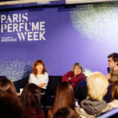 Lire la critique de Smell Talks : De l'odeur aux mots, écrire le parfum