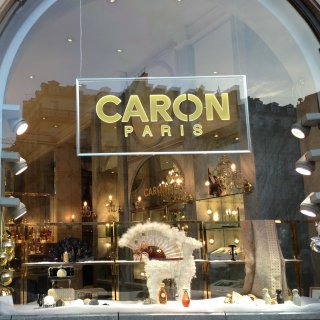 Boutique shop caron paris